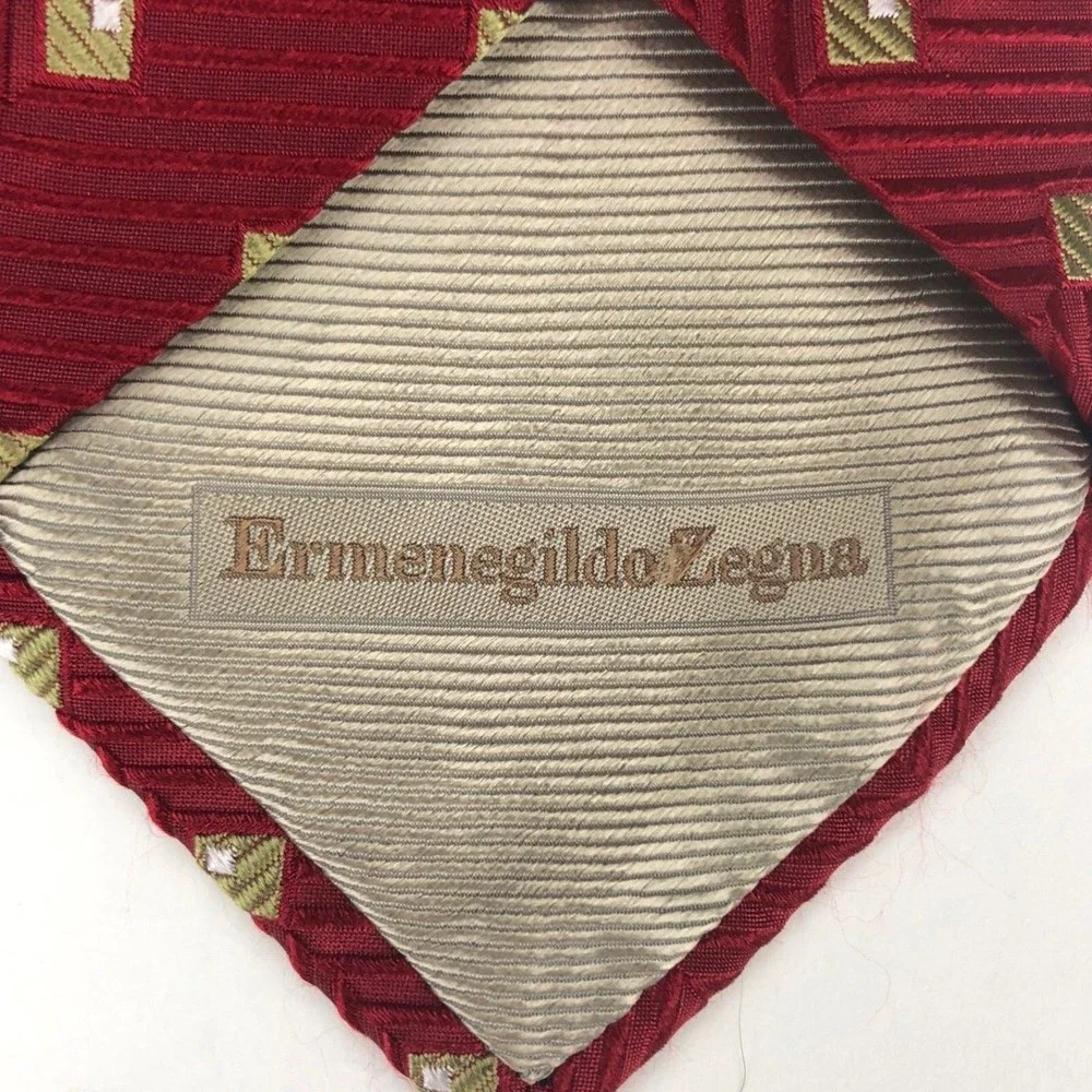 ERMENEGILDO ZEGNA Italy Red 100% Silk Geometric Tie w/ Beige Squares Design 59